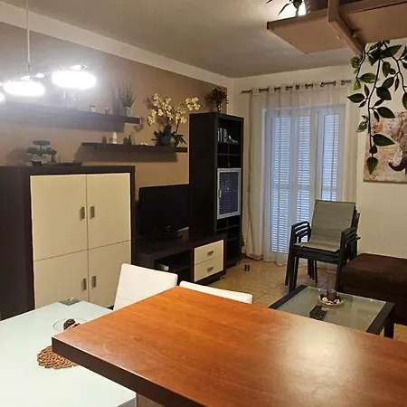 Διαμέρισμα Second